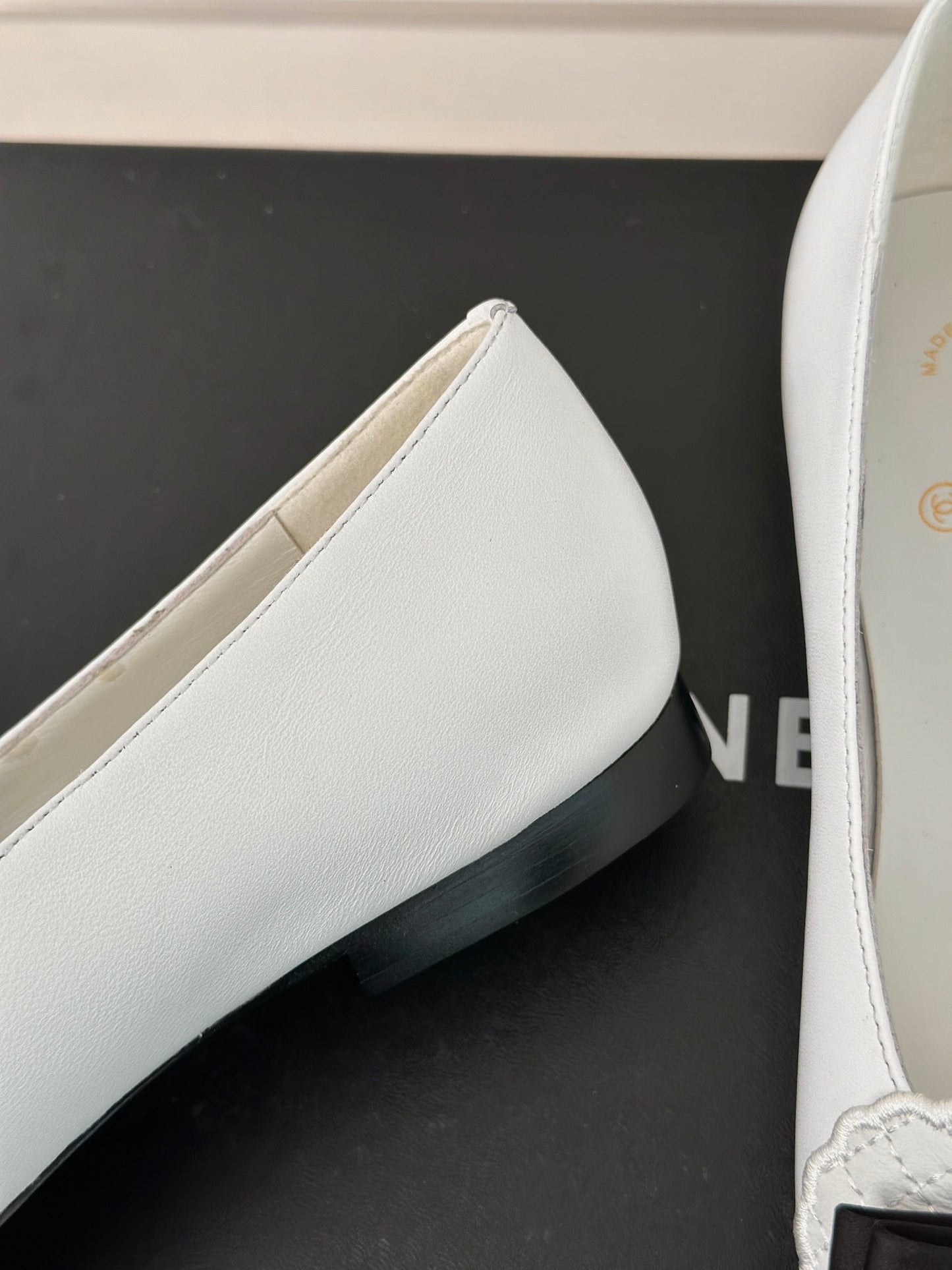 CHANEL Ballet Flats White With Bow Lambskin