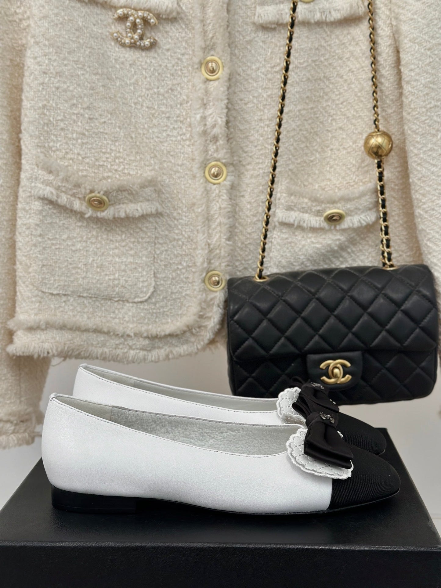 CHANEL Ballet Flats White With Bow Lambskin