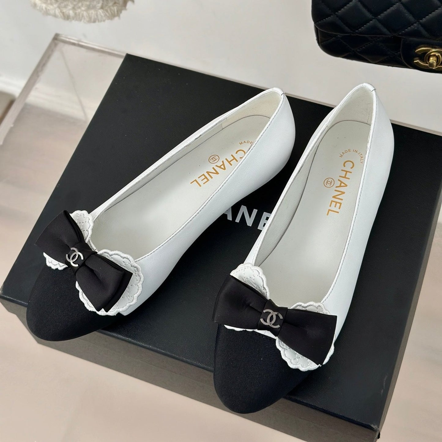 CHANEL Ballet Flats White With Bow Lambskin