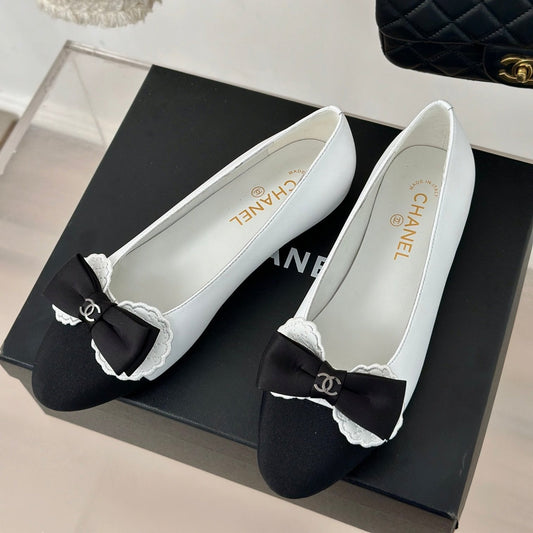 CHANEL Ballet Flats White With Bow Lambskin