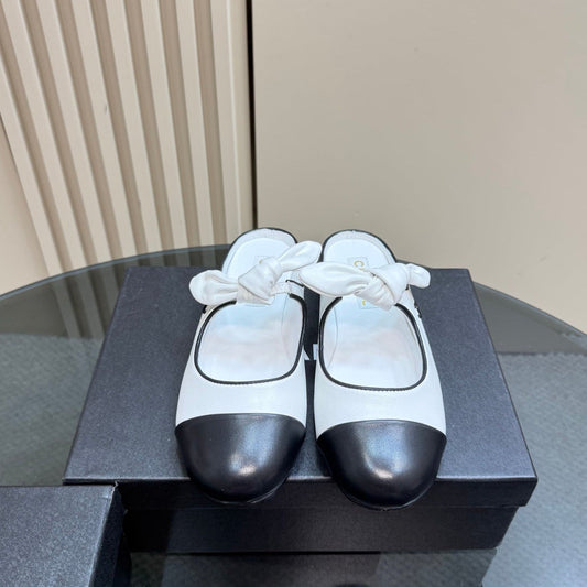 CHANEL 25 Mule Flat White Sheepskin 239415