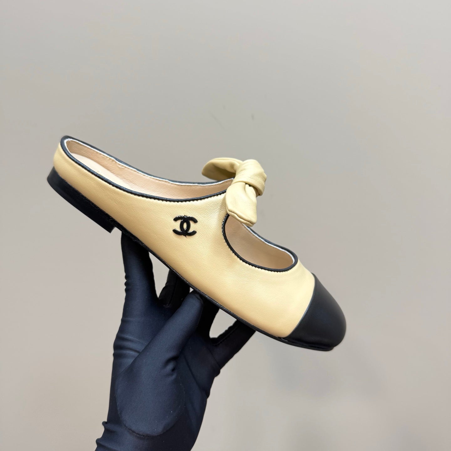 CHANEL 25 Mule Flat Yellow Pastel Sheepskin 239416