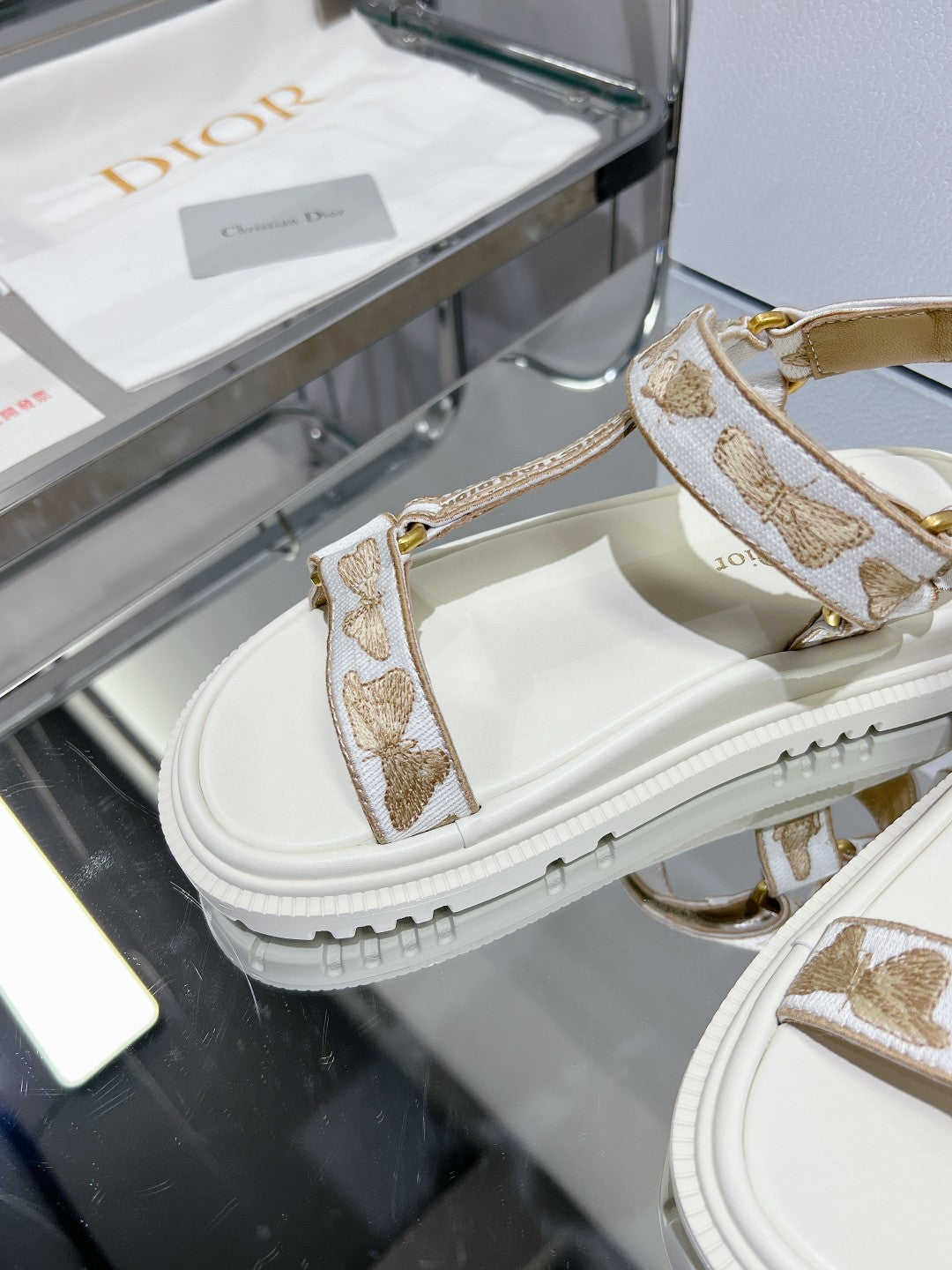 DIOR D-Wave Sandal In Dark Beige Mix White Cowhide 100757