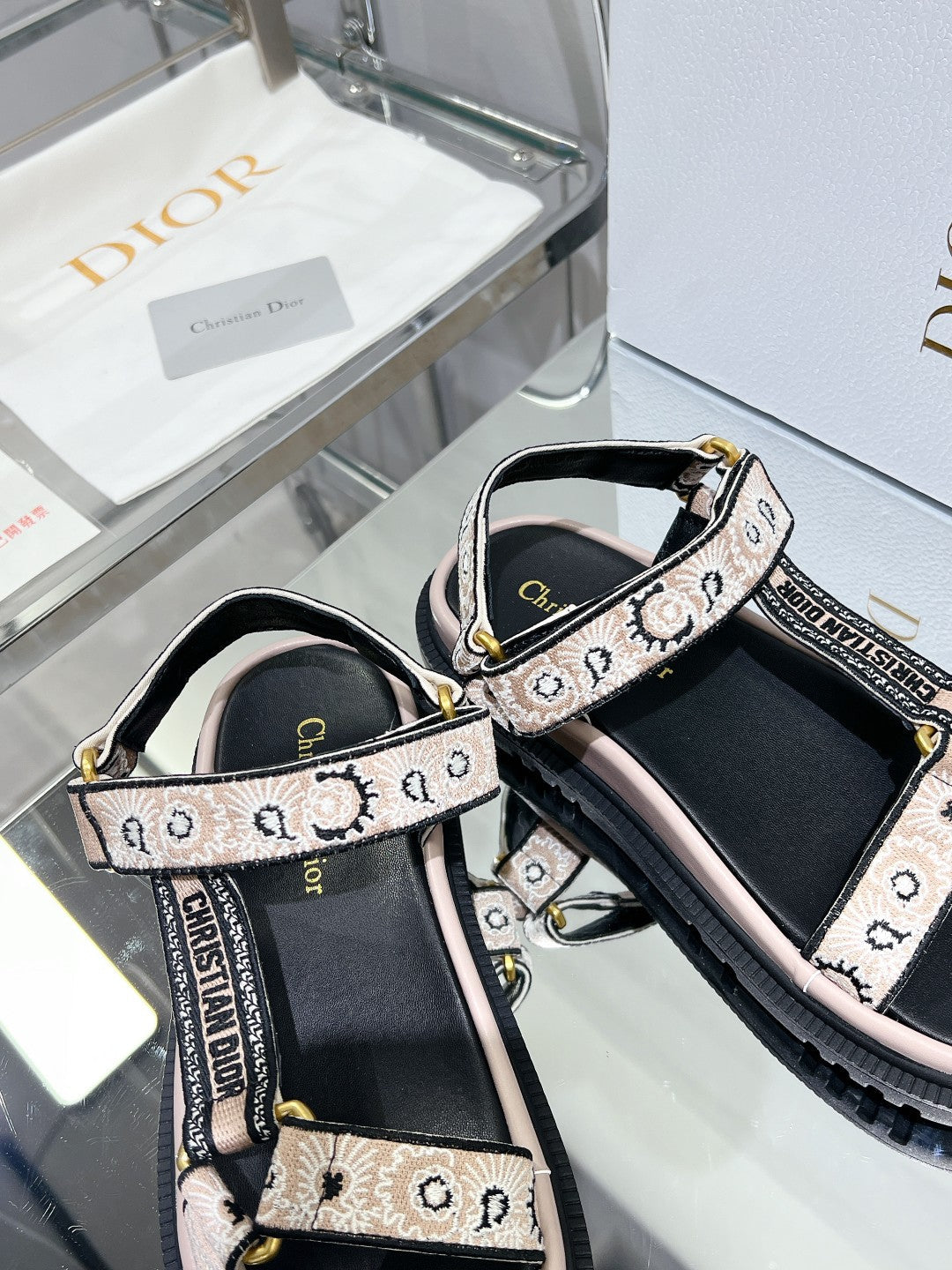 DIOR D-Wave Sandal In Light Pink Black Cowhide 100761