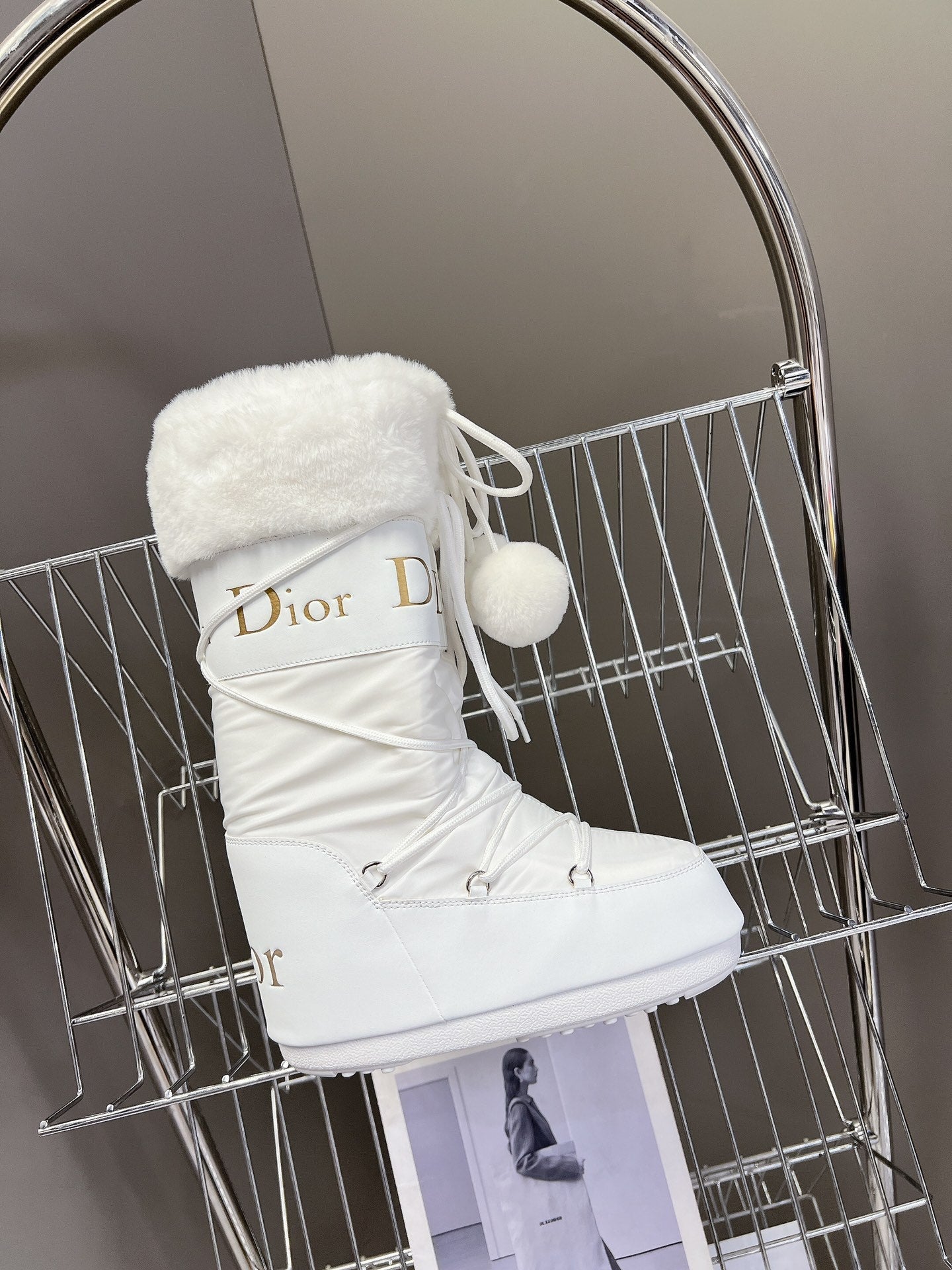 DIOR Short Boots 60mm In White Cowhide With Feather 989719