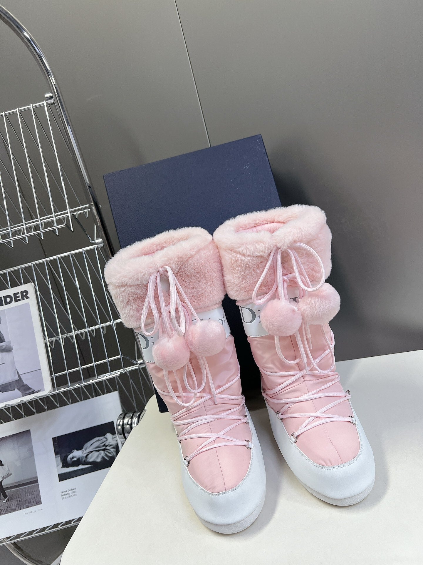 DIOR Short Boots 60mm In Light Pink Cowhide With Feather 989721
