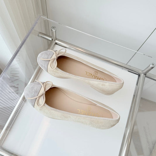 CHANEL Ballet Flat Beige Suede 238765