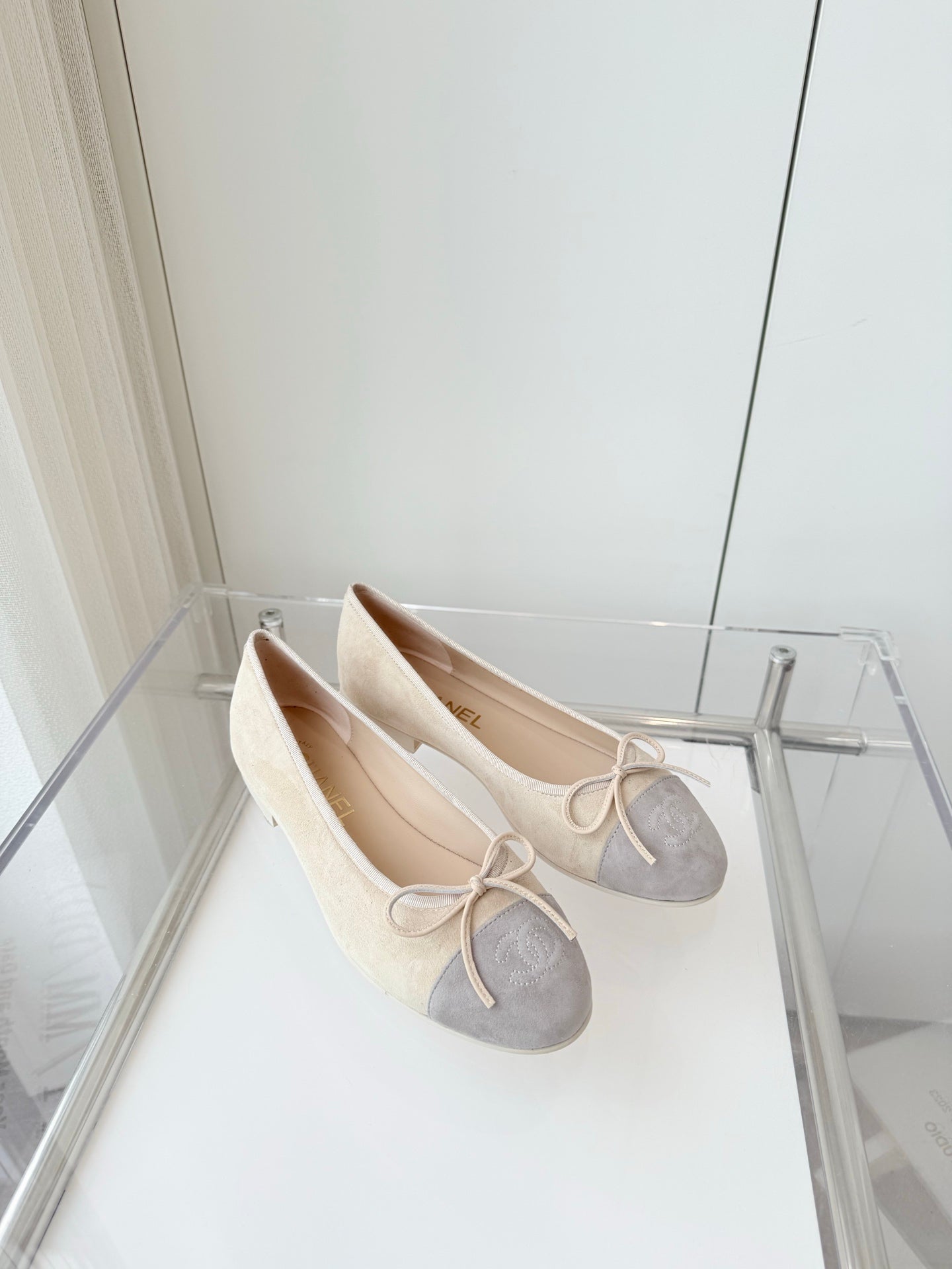 CHANEL Ballet Flat Beige Suede 238765