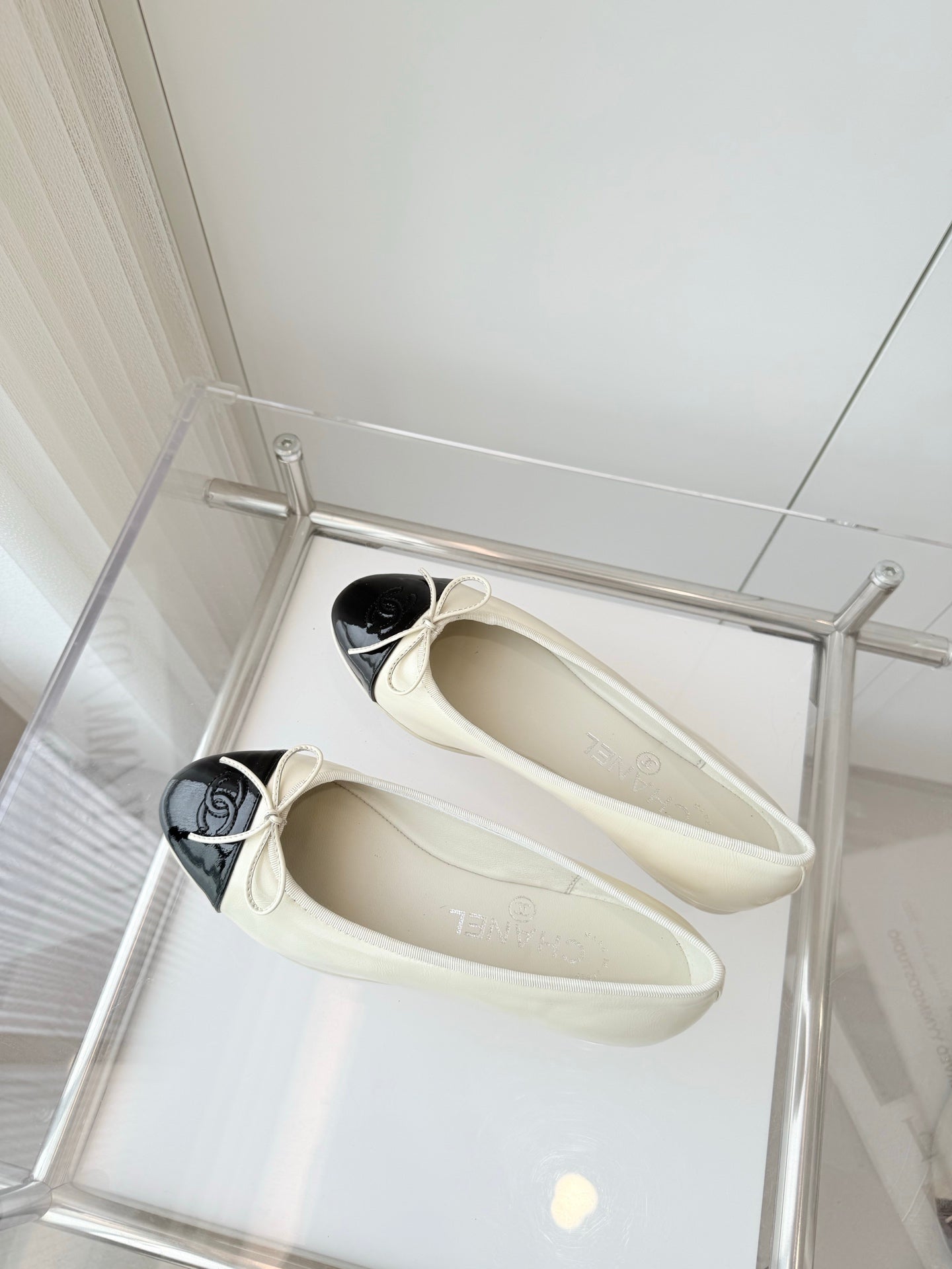 CHANEL Ballet Flat White Leather 238770