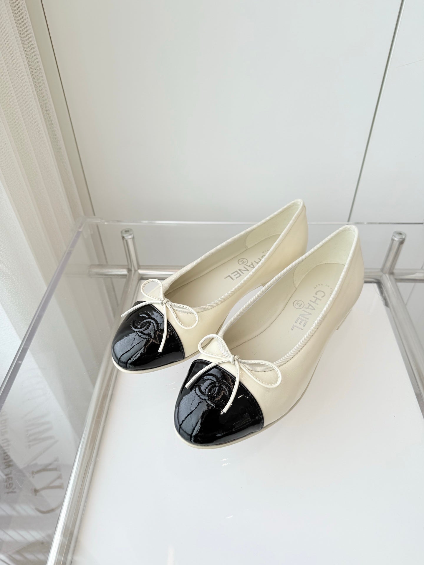 CHANEL Ballet Flat White Leather 238770