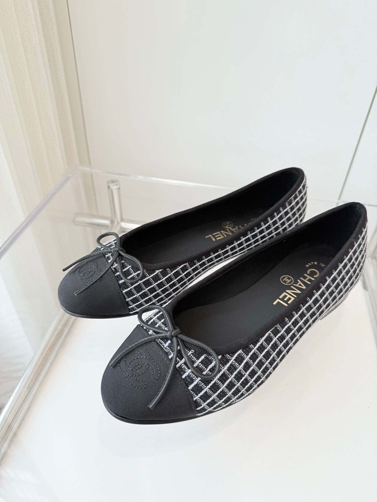 CHANEL Ballet Flat Black mix White Fabric 238772