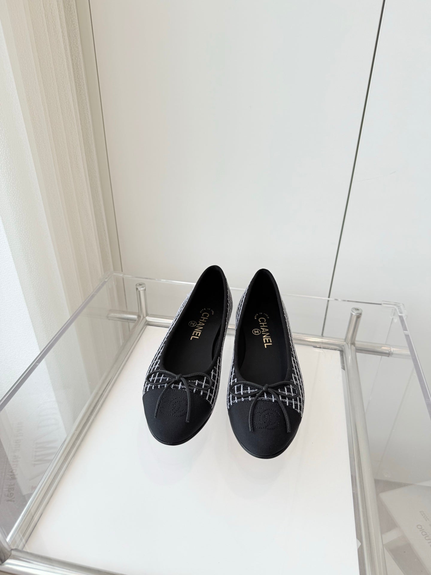CHANEL Ballet Flat Black mix White Fabric 238772