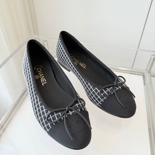 CHANEL Ballet Flat Black mix White Fabric 238772