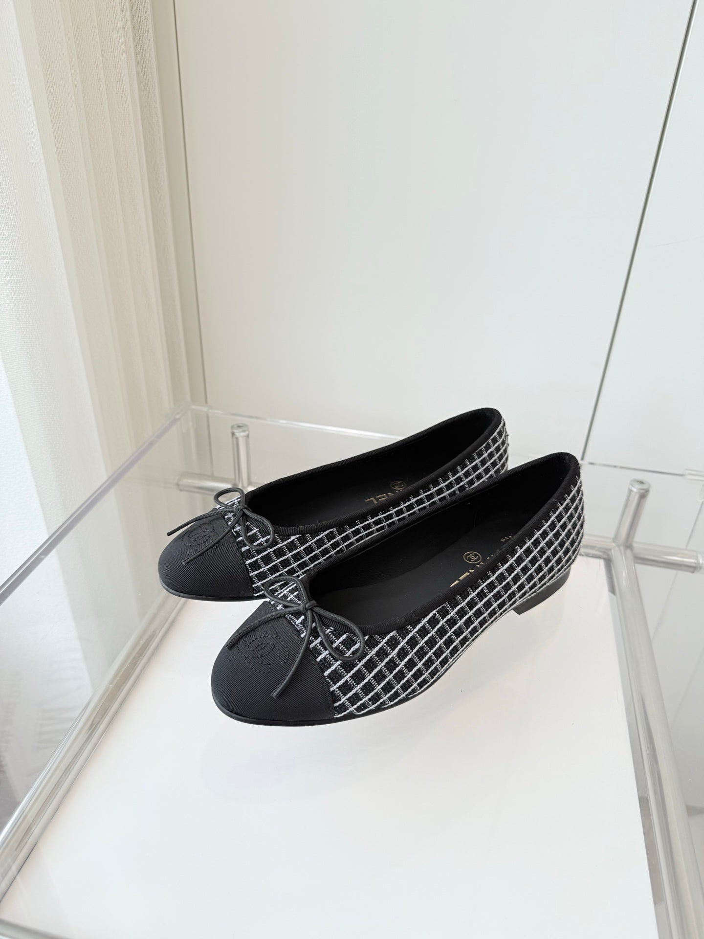CHANEL Ballet Flat Black mix White Fabric 238772