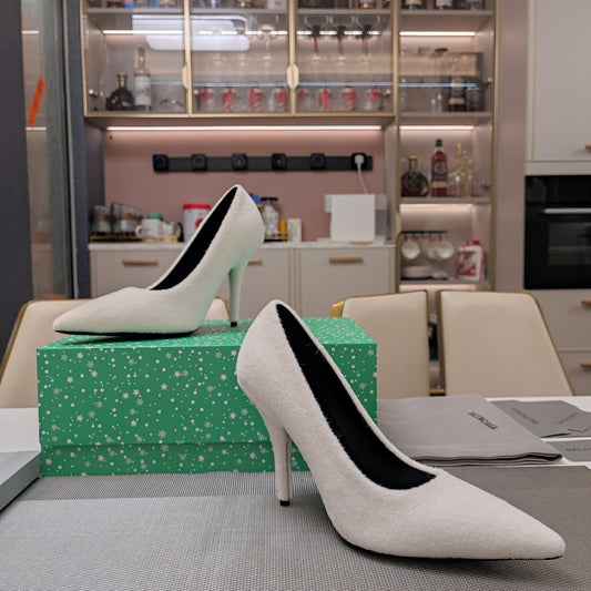 Balanciaga HIGH HEEL PUMPS 90MM IN WHITE WOOL