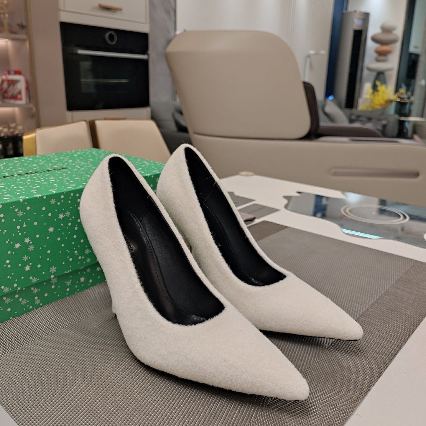 Balanciaga HIGH HEEL PUMPS 90MM IN WHITE WOOL