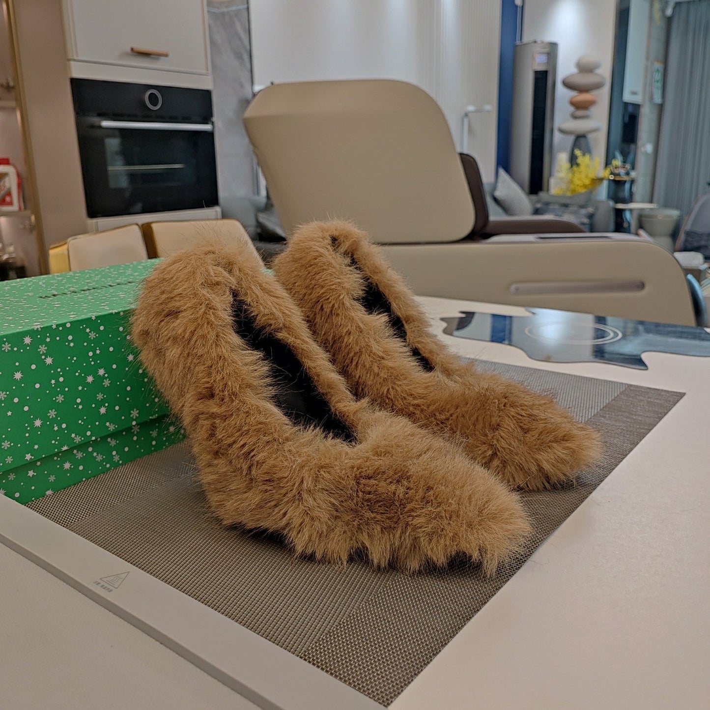 Balanciaga FURRY PUMPS 90MM IN BROWN FOX FUR
