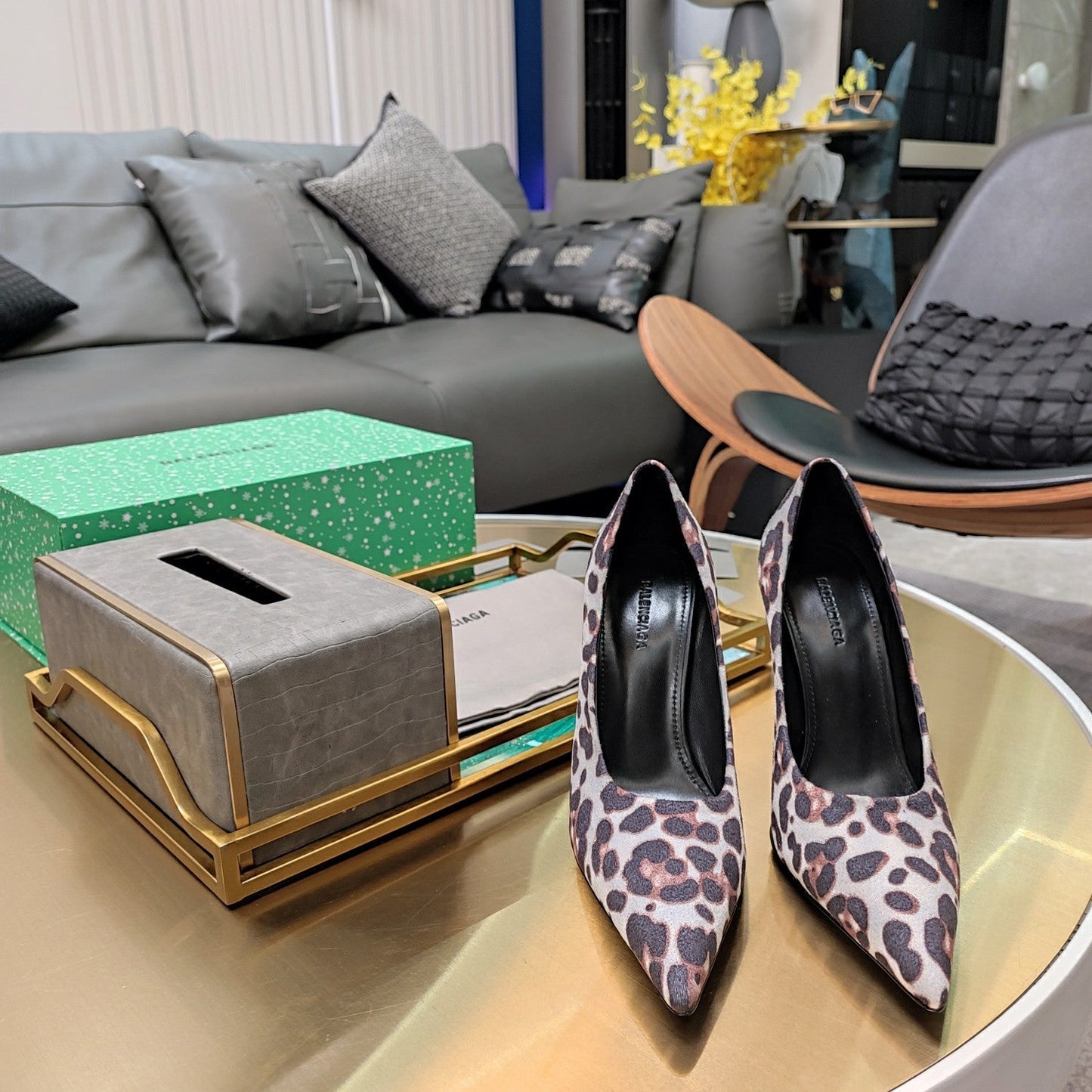 Balanciaga HIGH PUMPS IN LIGHT GRAY LEOPARD PRINT SUEDE
