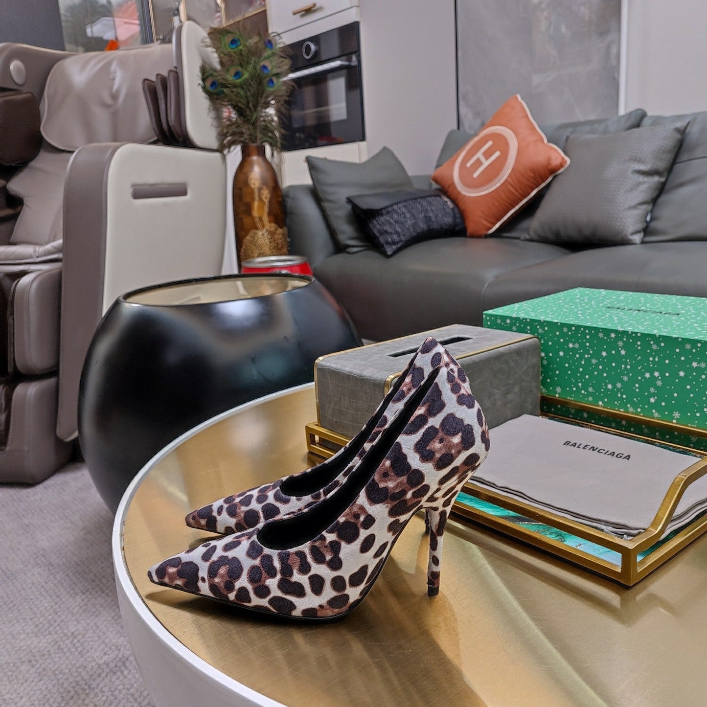 Balanciaga HIGH PUMPS IN LIGHT GRAY LEOPARD PRINT SUEDE