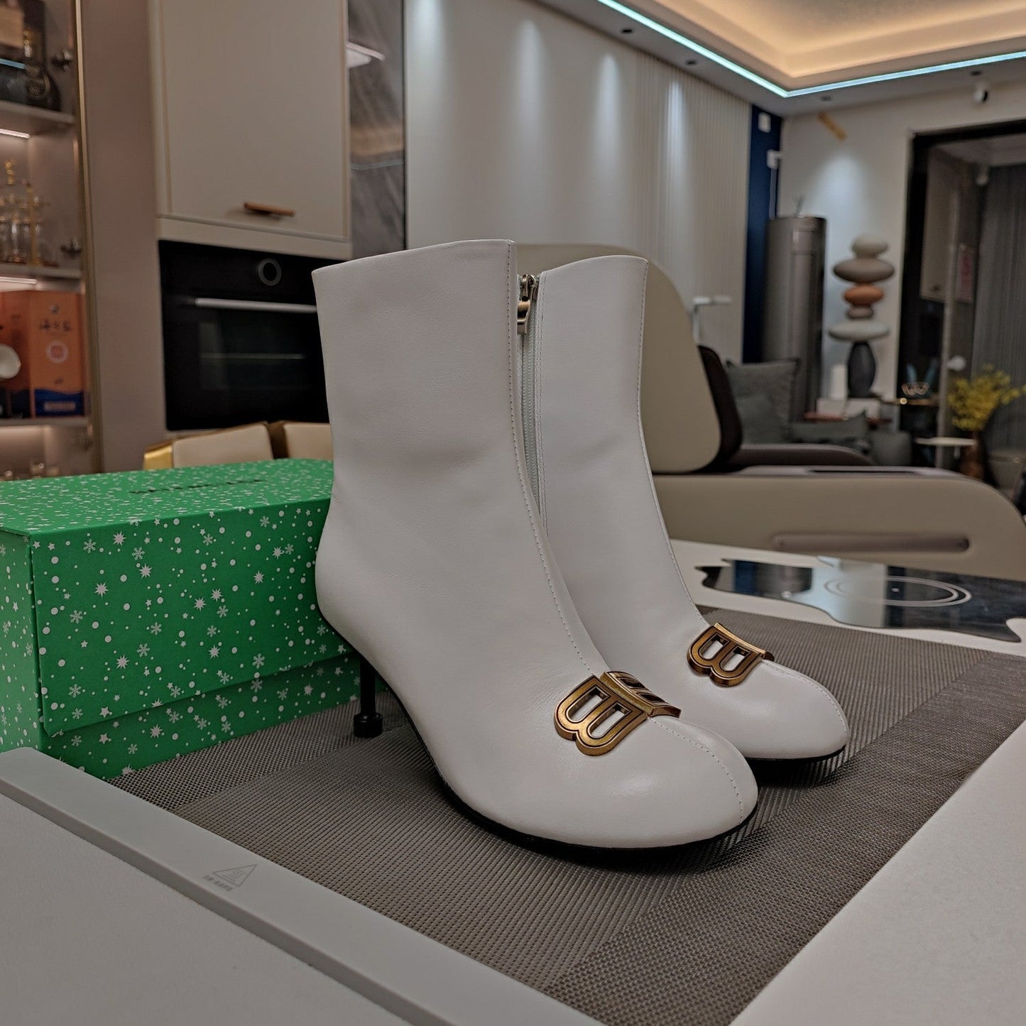 Balanciaga ROUND-TOE HIGH HEEL BOOTS IN WHITE SMOOTH LAMBSKIN