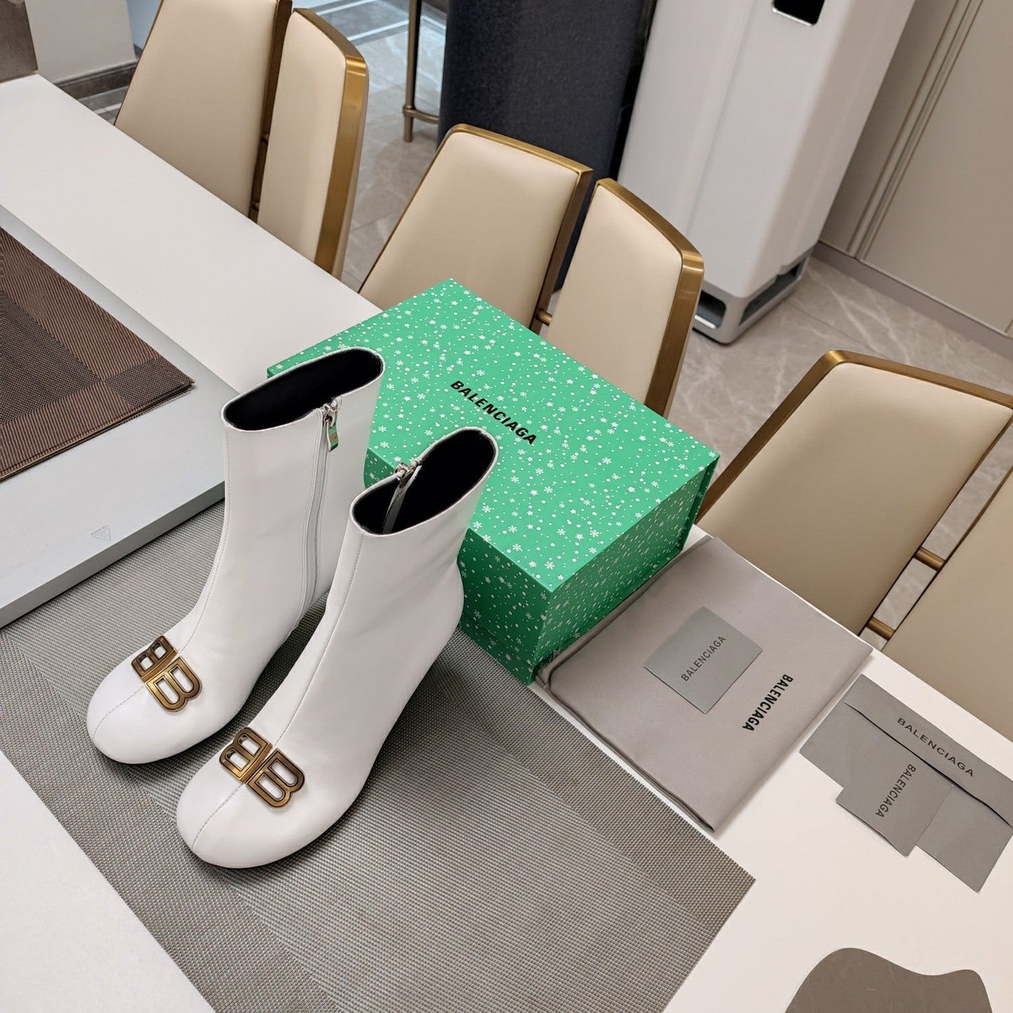 Balanciaga ROUND-TOE HIGH HEEL BOOTS IN WHITE SMOOTH LAMBSKIN