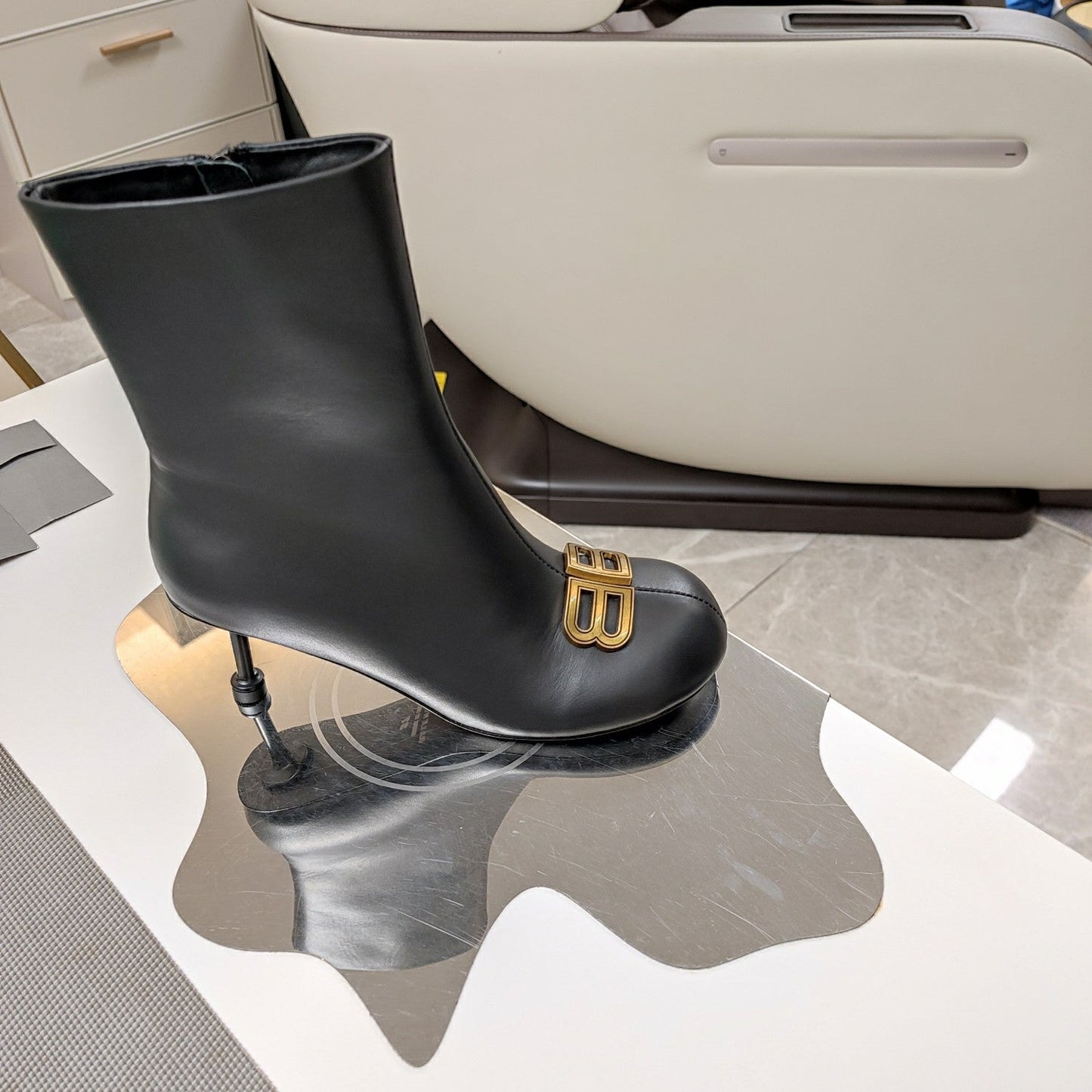 Balanciaga ROUND-TOE HIGH HEEL BOOTS IN BLACK SMOOTH LAMBSKIN