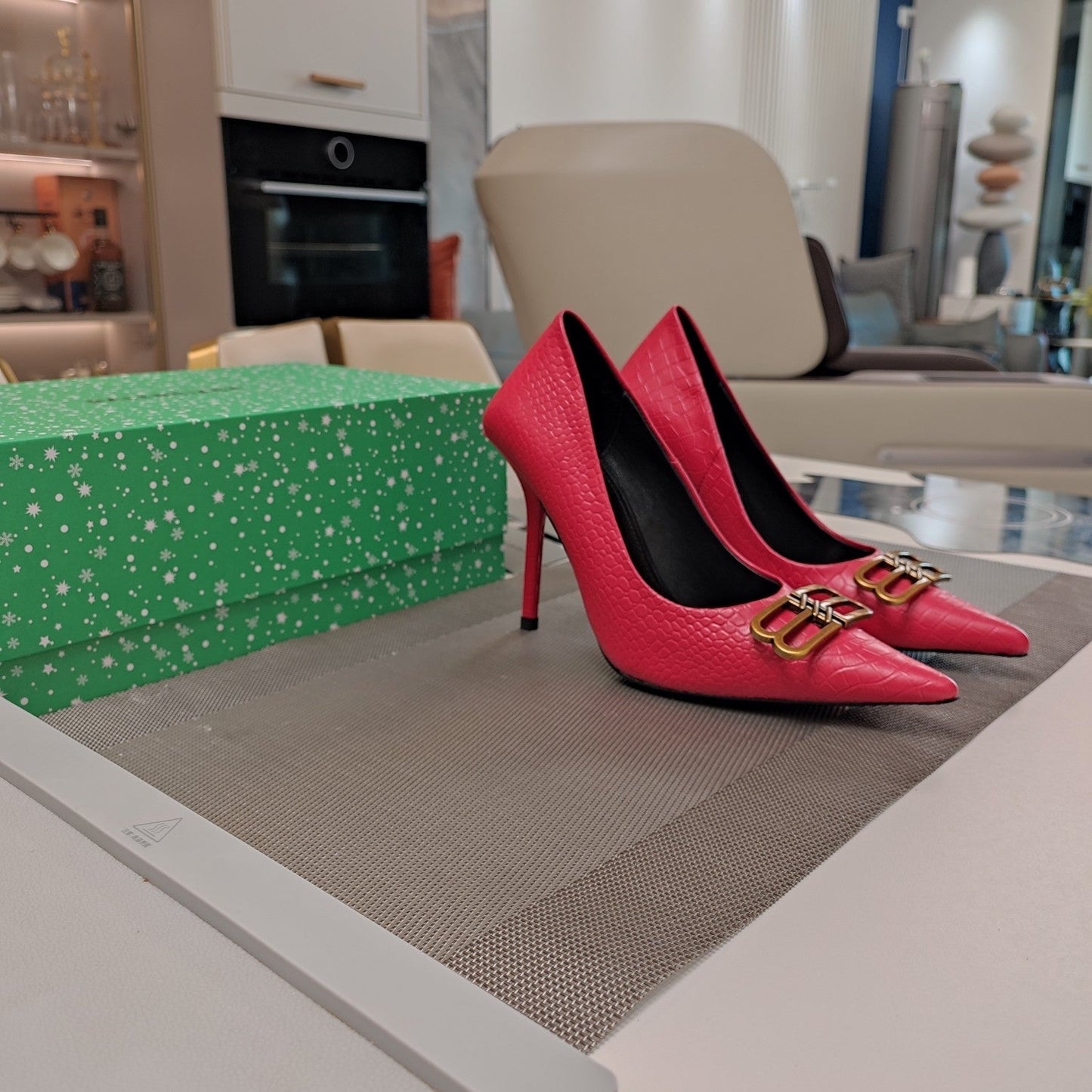 Balanciaga POINTED BB GOLD BUCKLE HIGH PUMPS IN RED CROCODILE PATTERN CALFSKIN