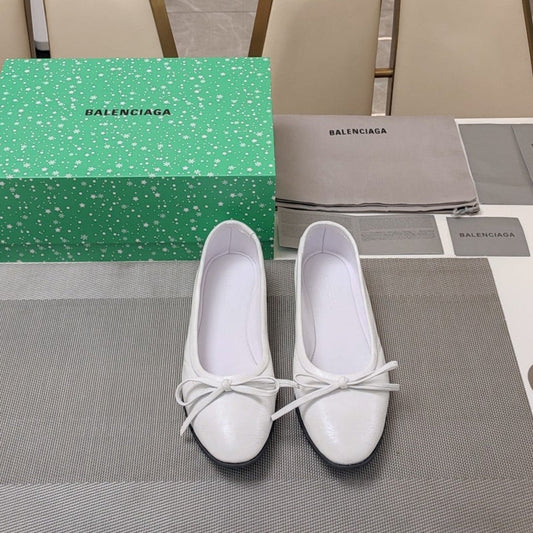 Balanciaga RHINESTONE BALLET FLATS WITH BOW IN WHITE WAX-OIL SHEEPSKIN