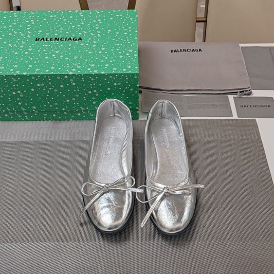 Balanciaga RHINESTONE BALLET FLATS WITH BOW IN SILVER WAX-OIL SHEEPSKIN