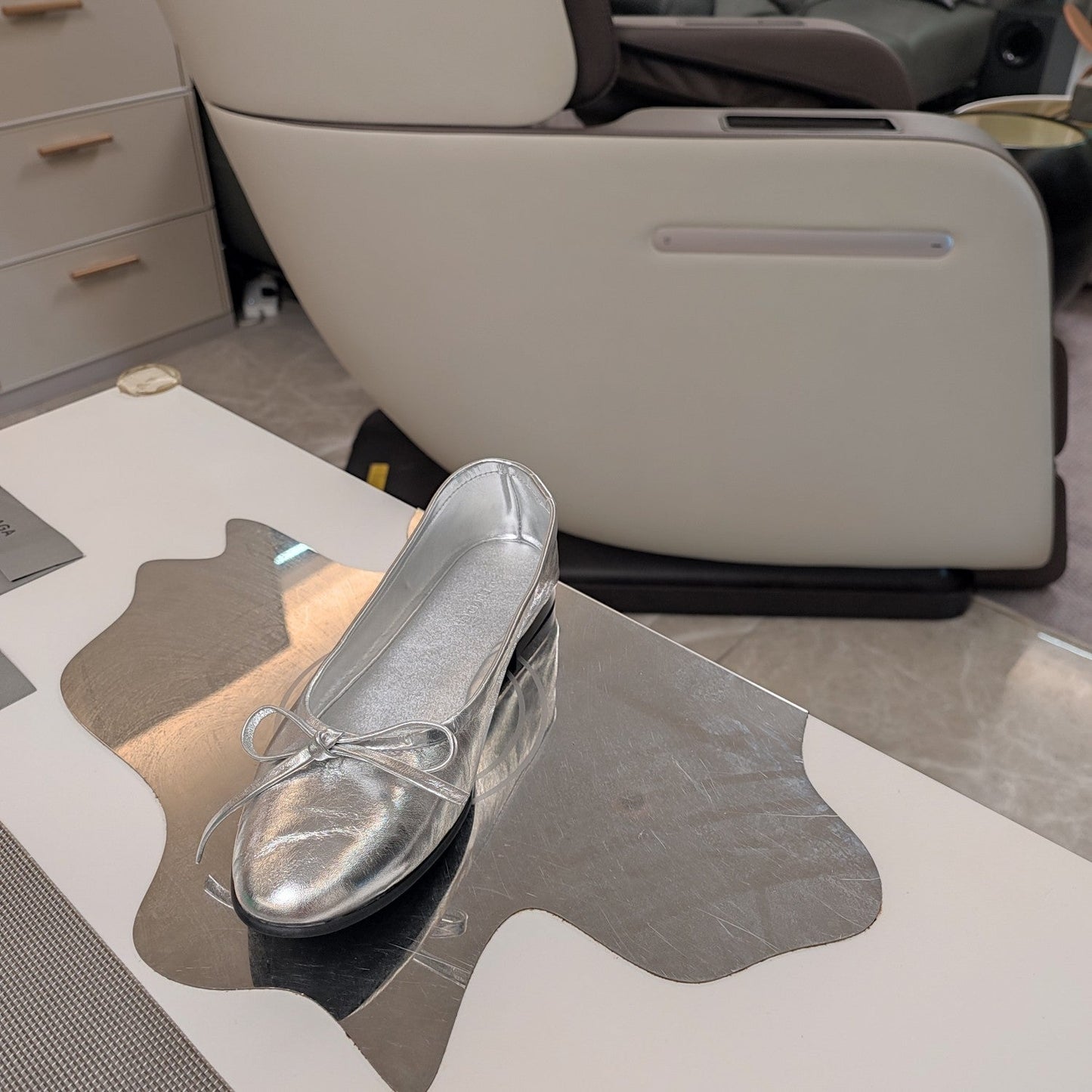 Balanciaga RHINESTONE BALLET FLATS WITH BOW IN SILVER WAX-OIL SHEEPSKIN