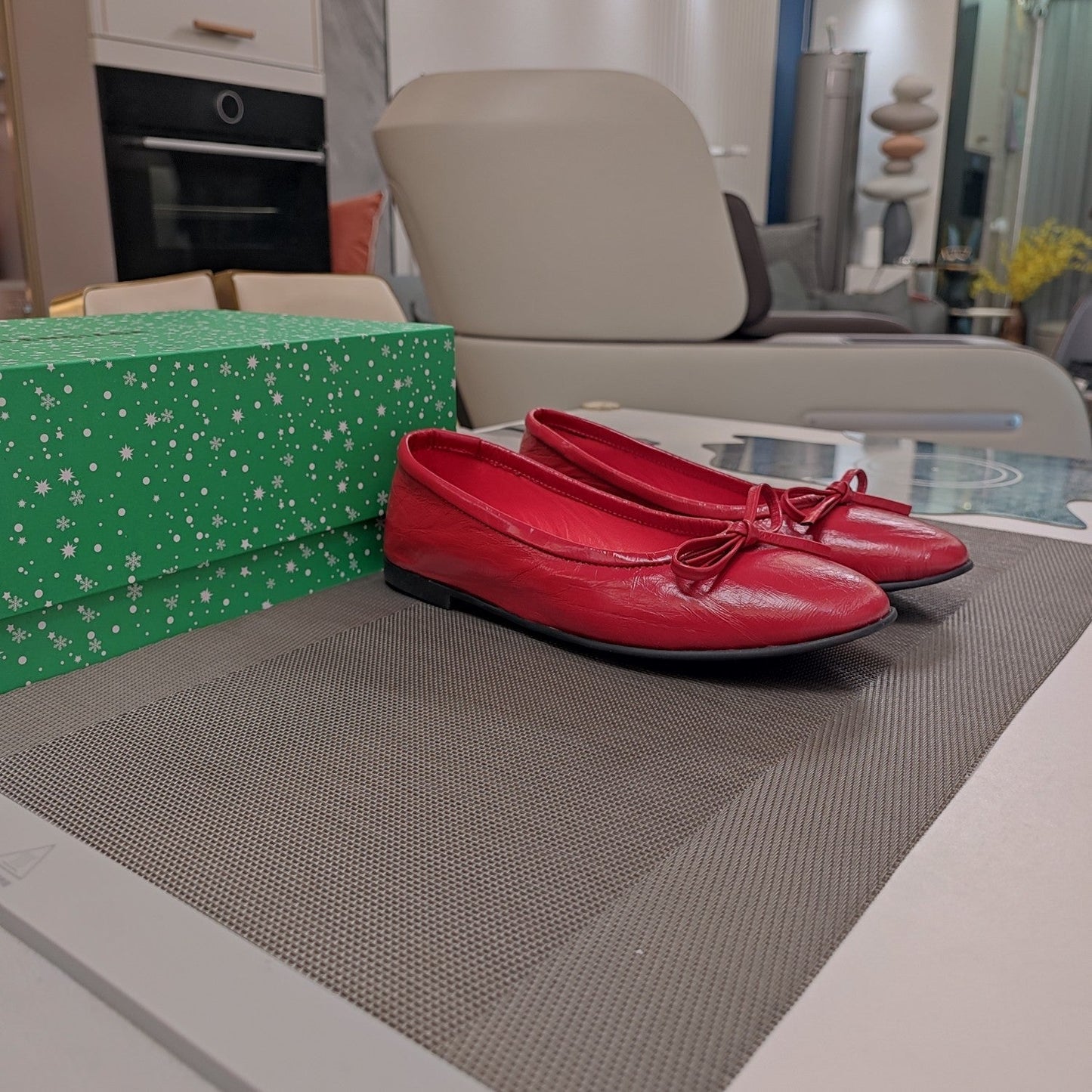 Balanciaga RHINESTONE BALLET FLATS WITH BOW IN RED WAX-OIL SHEEPSKIN