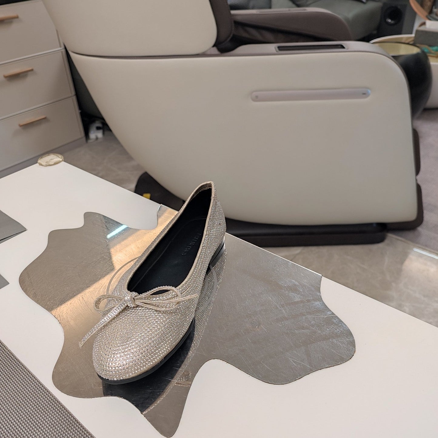 Balanciaga RHINESTONE BALLET FLATS WITH BOW IN BEIGE SHEEPSKIN