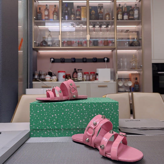 Balanciaga STRAPPY FLAT SANDALS IN WEWAK PINK STUDDED WAX-OIL SHEEPSKIN