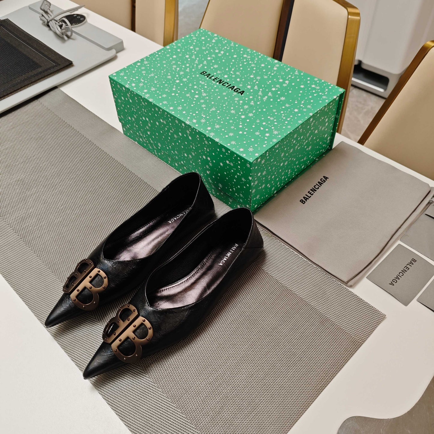 Balanciaga POINTED BALLET FLATS IN BLACK SHINY CRACKED SHEEPSKIN