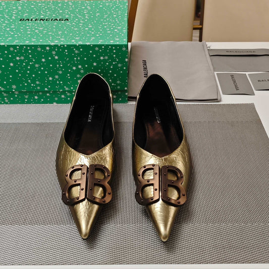 Balanciaga POINTED BALLET FLATS IN GOLD METALLIC SHINY CRACKED SHEEPSKIN