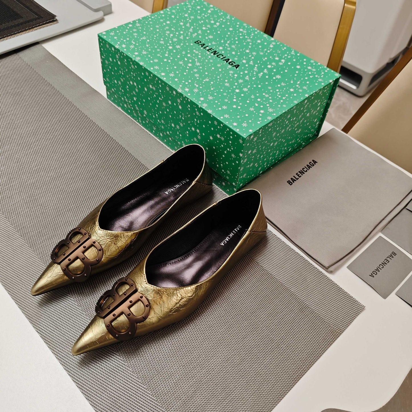 Balanciaga POINTED BALLET FLATS IN GOLD METALLIC SHINY CRACKED SHEEPSKIN