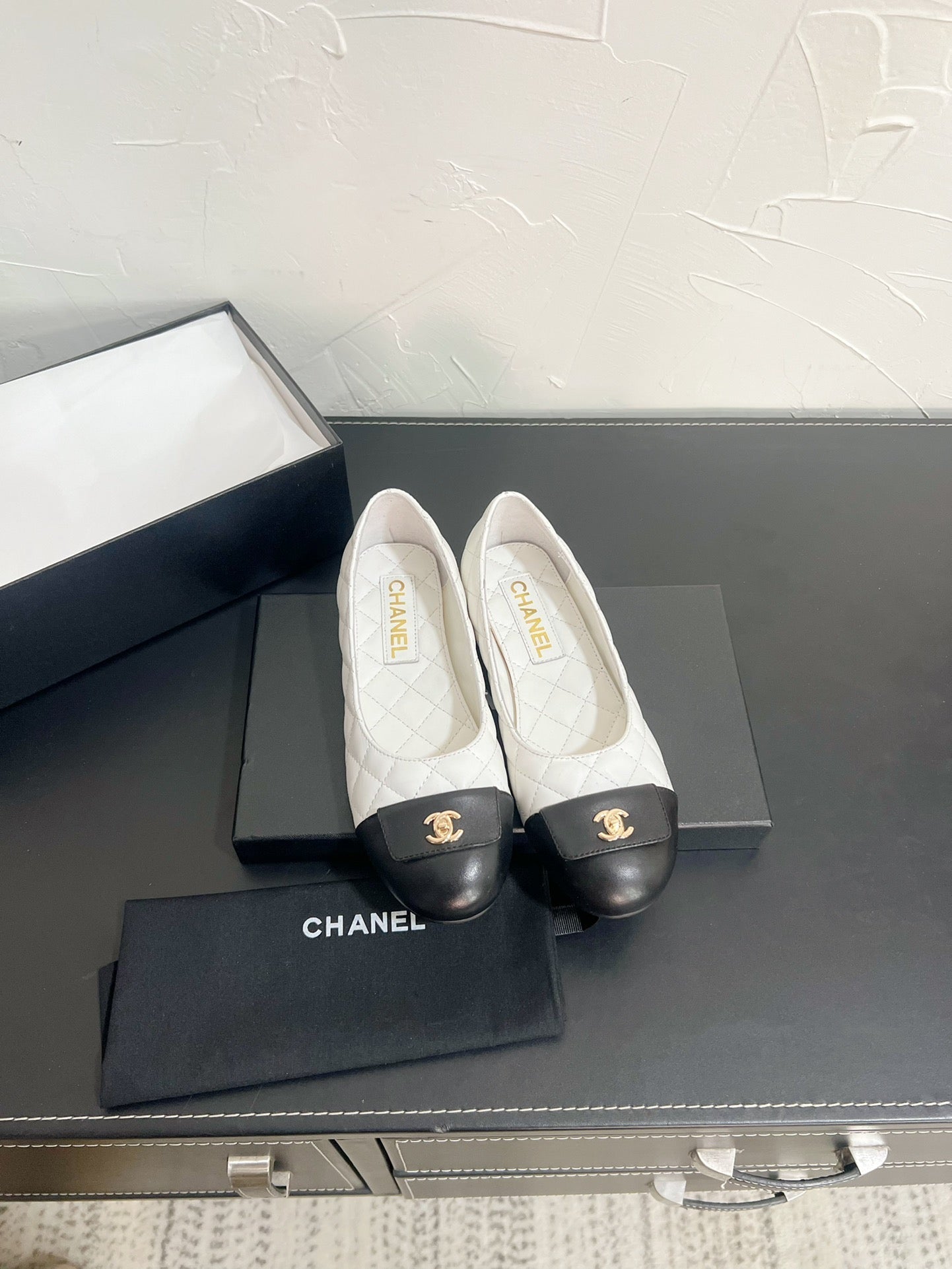 CHANEL Ballet Flats In White Mix Black Quilted Lambskin 949711