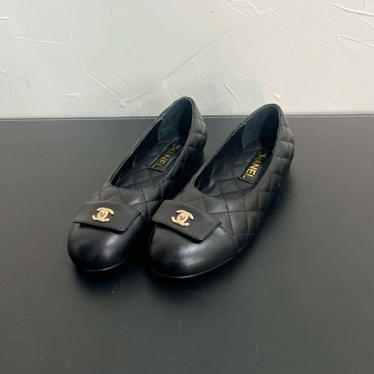CHANEL Ballet Flats In Black Quilted Lambskin 949712