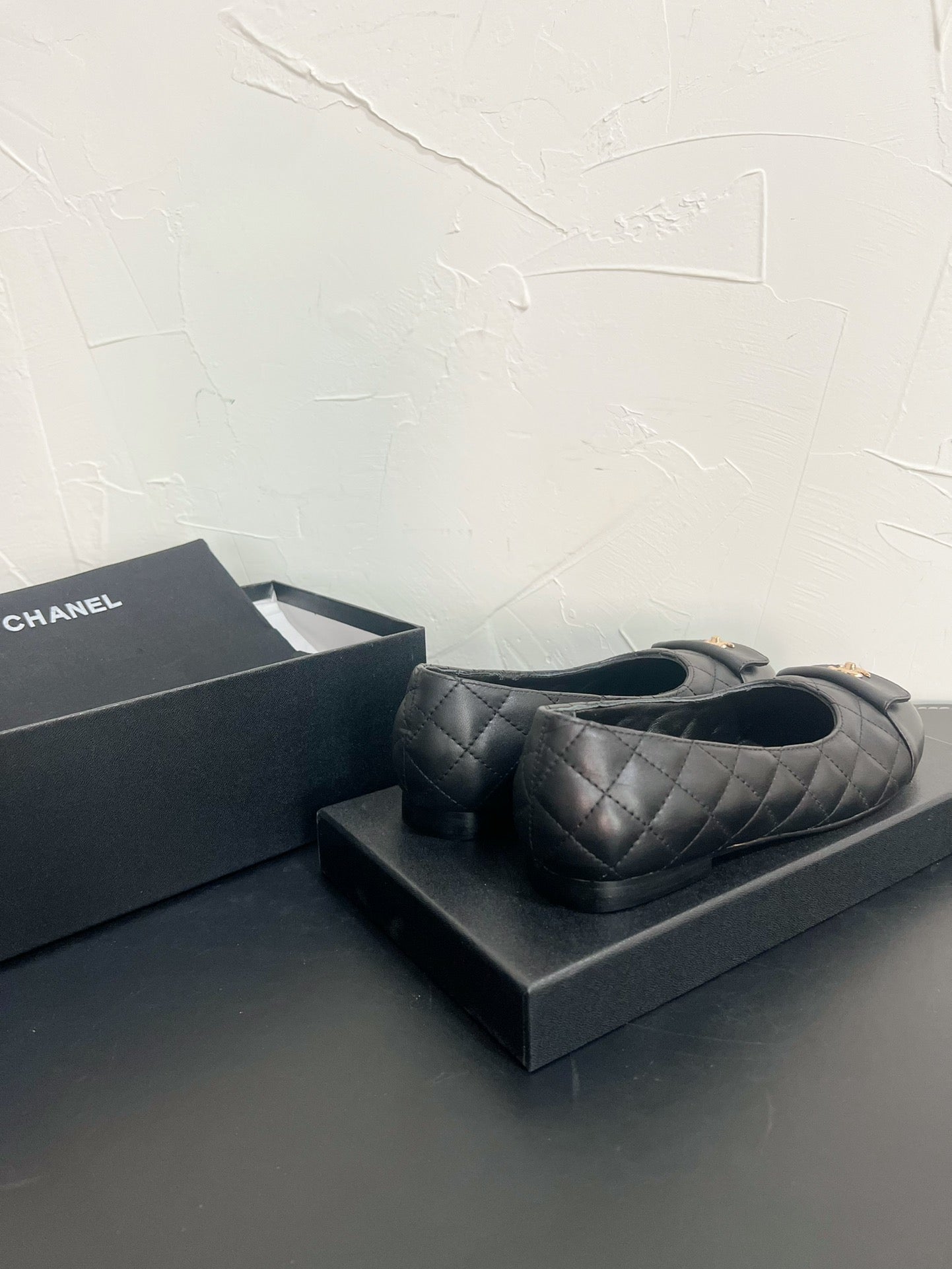 CHANEL Ballet Flats In Black Quilted Lambskin 949712