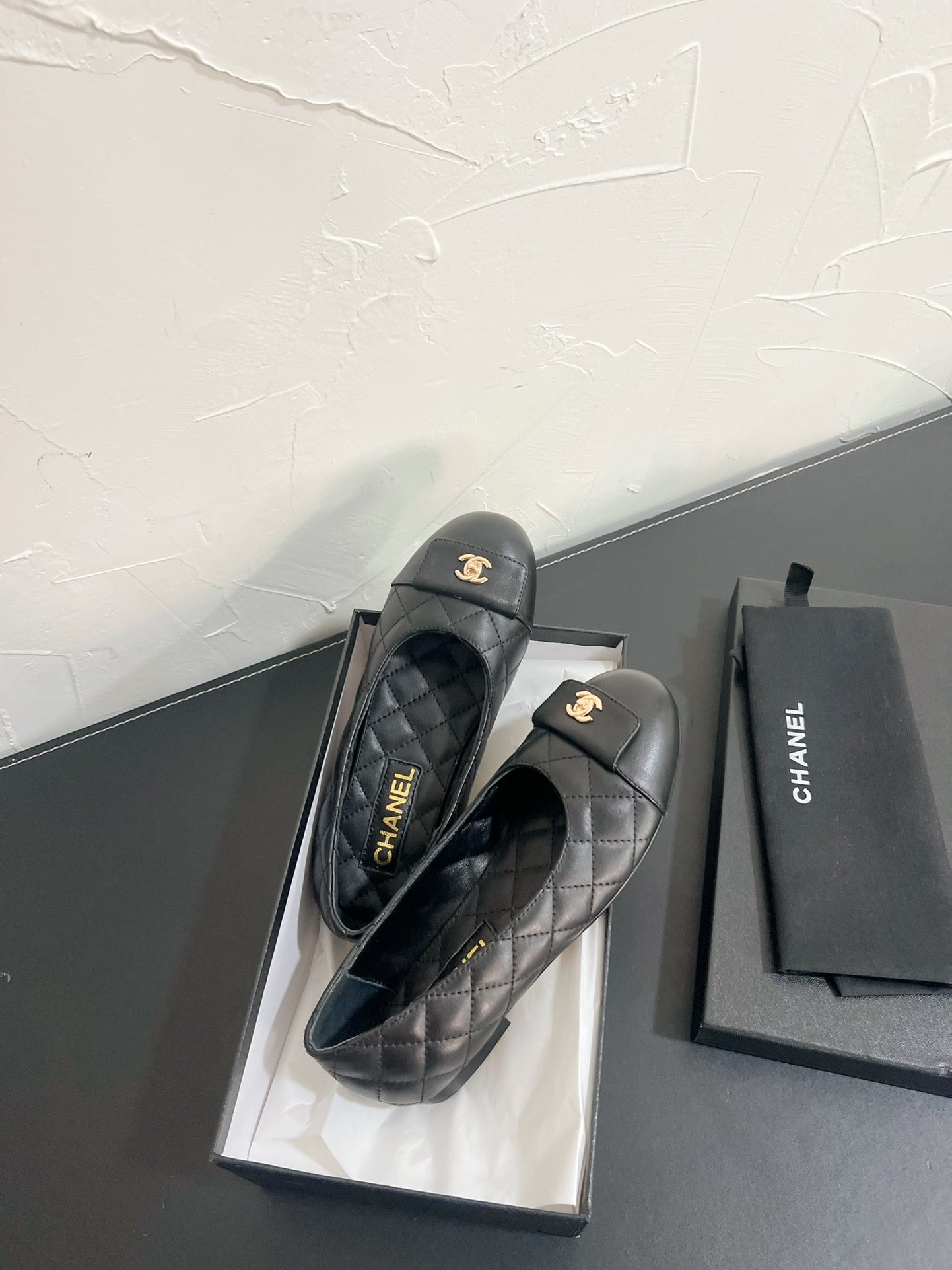 CHANEL Ballet Flats In Black Quilted Lambskin 949712