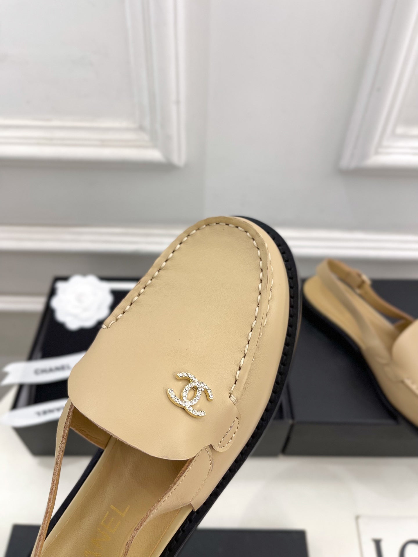 CHANEL 25S Slingback Loafer Beiege Calfskin