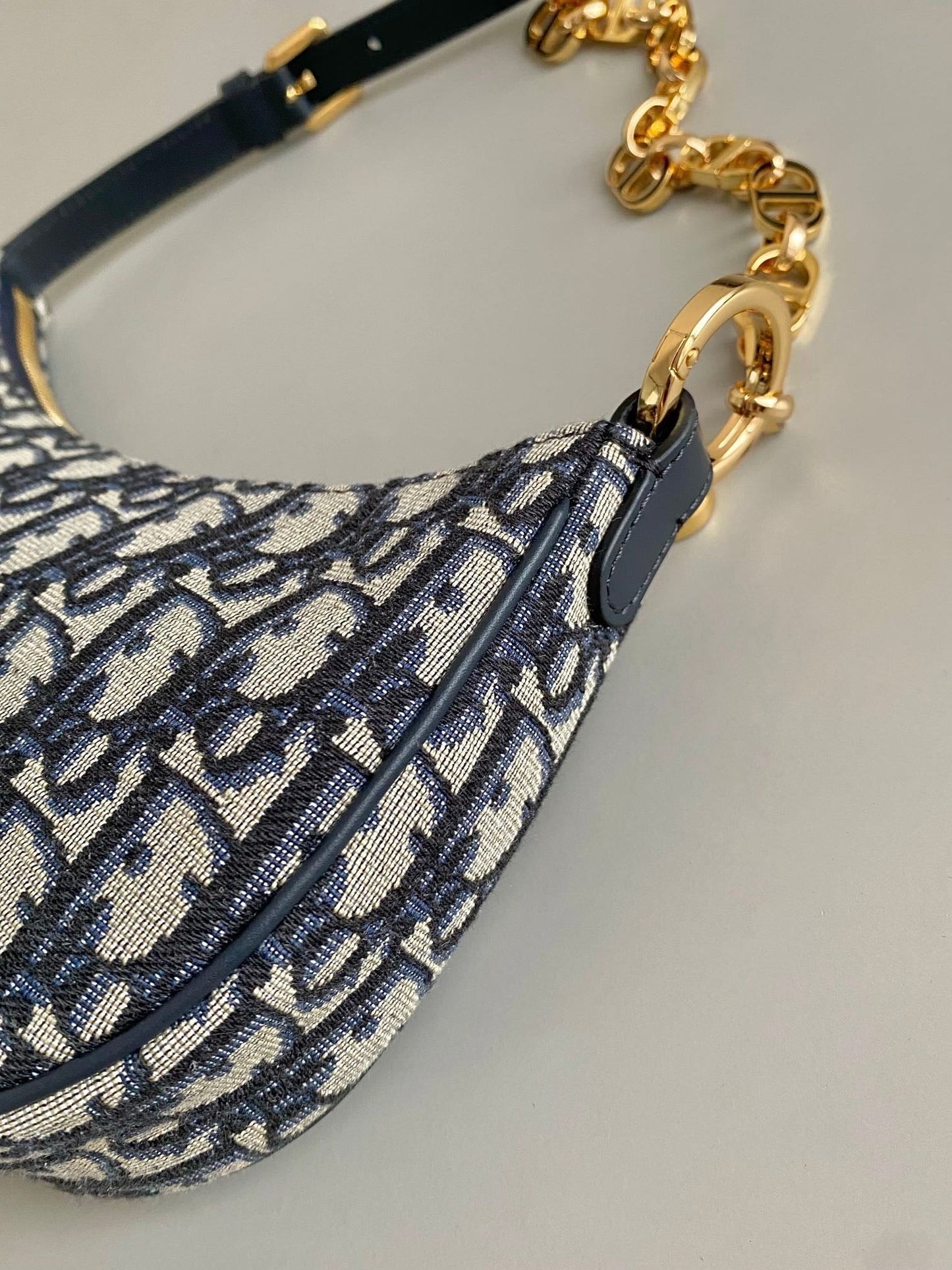DIOR LOUNGE 26CM BLUE OBLIQUE EMBROIDERY