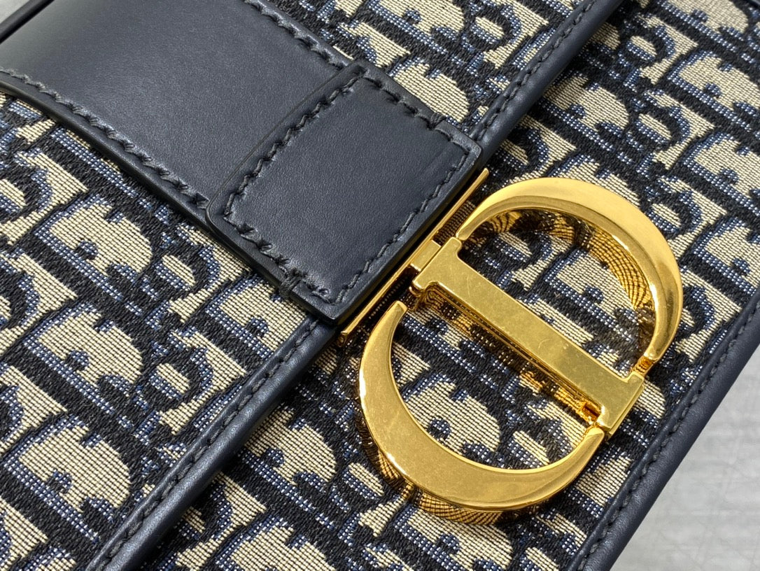 DIOR 30 MONTAIGNE 24CM BLUE OBLIQUE EMBROIDERY