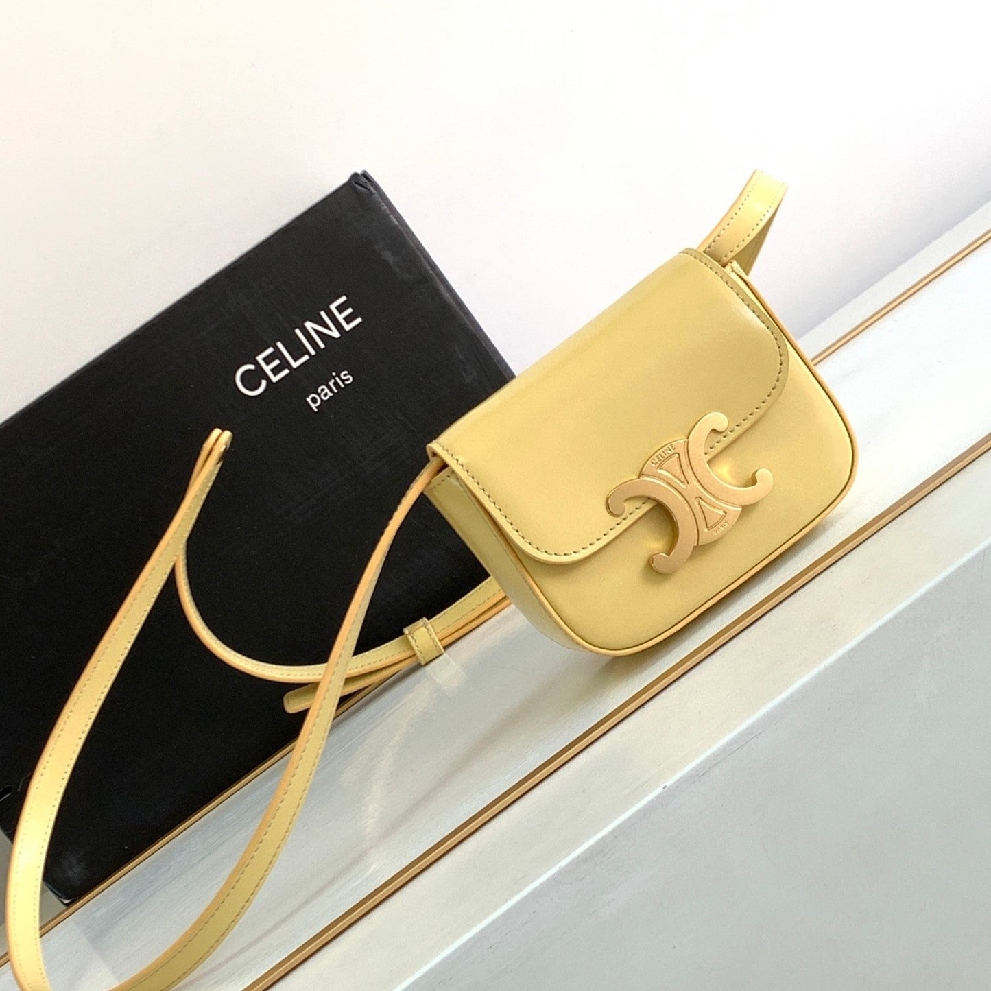 Celine TEEN TRIOMPHE 11CM YELLOW CALFSKIN