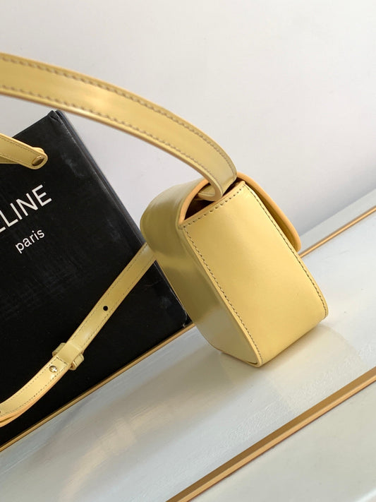 Celine TEEN TRIOMPHE 11CM YELLOW CALFSKIN