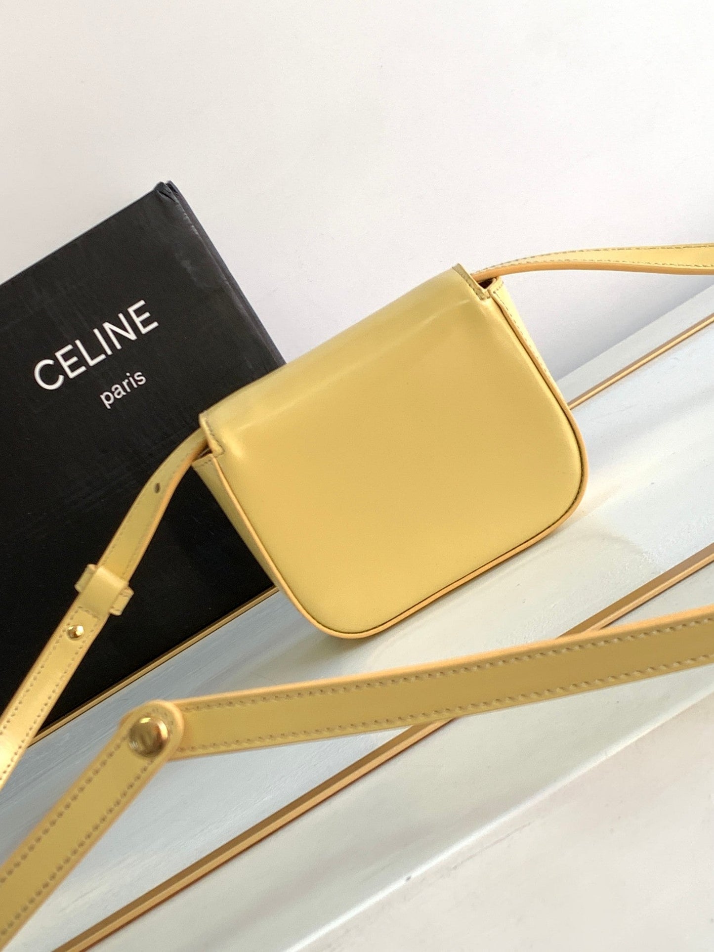 Celine TEEN TRIOMPHE 11CM YELLOW CALFSKIN