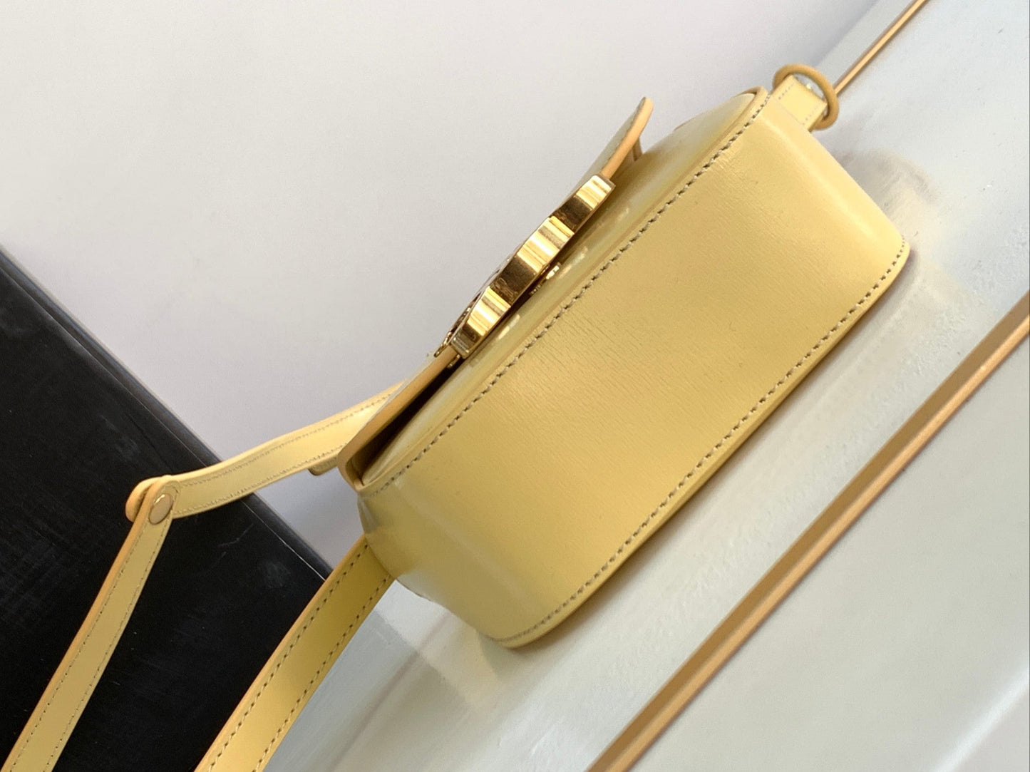 Celine TEEN TRIOMPHE 11CM YELLOW CALFSKIN