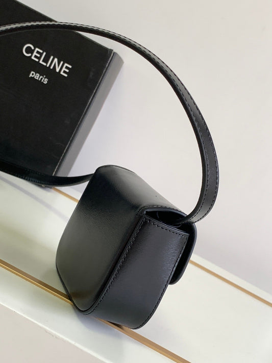 Celine TEEN TRIOMPHE 11CM BLACK CALFSKIN GOLD DIAMOND HARDWARE